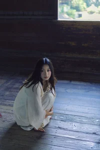 YiTuYu Art Language Vol.10311 Xiao U: A Stunning 36-Photo Gallery of Modern Aesthetic Photography - image 29