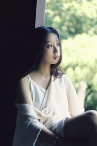 YiTuYu Art Language Vol.10311 Xiao U: A Stunning 36-Photo Gallery of Modern Aesthetic Photography - image 3