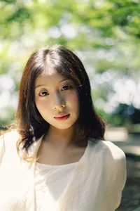 YiTuYu Art Language Vol.10311 Xiao U: A Stunning 36-Photo Gallery of Modern Aesthetic Photography - image 32