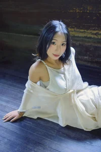 YiTuYu Art Language Vol.10311 Xiao U: A Stunning 36-Photo Gallery of Modern Aesthetic Photography - image 18
