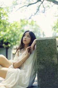YiTuYu Art Language Vol.10311 Xiao U: A Stunning 36-Photo Gallery of Modern Aesthetic Photography - image 10