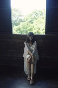YiTuYu Art Language Vol.10311 Xiao U: A Stunning 36-Photo Gallery of Modern Aesthetic Photography - image 15