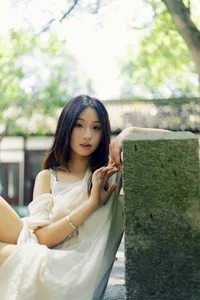 YiTuYu Art Language Vol.10311 Xiao U: A Stunning 36-Photo Gallery of Modern Aesthetic Photography - image 5