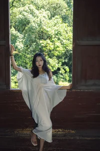 YiTuYu Art Language Vol.10311 Xiao U: A Stunning 36-Photo Gallery of Modern Aesthetic Photography - image 33