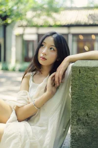 YiTuYu Art Language Vol.10311 Xiao U: A Stunning 36-Photo Gallery of Modern Aesthetic Photography - image 0