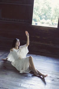 YiTuYu Art Language Vol.10311 Xiao U: A Stunning 36-Photo Gallery of Modern Aesthetic Photography - image 9