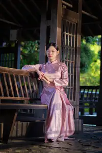 Discover the Grace of Vietnamese Women – A Symbol of Traditional Elegance. - image 3