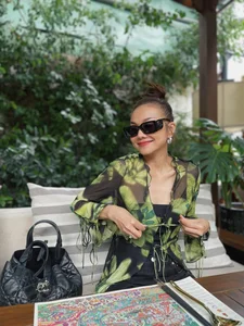 Ageless Beauty Secrets: How Thanh Hang Defies Aging at 40 with Stunning Post-Wedding Hair Trends - image 2