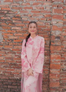 Ageless Beauty Secrets: How Thanh Hang Defies Aging at 40 with Stunning Post-Wedding Hair Trends - image 5