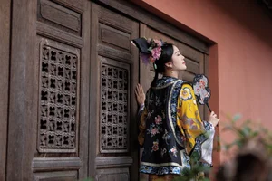 Timeless Elegance in YiTuYu Vol.8895 featuring Re Mei Shi Xiao Guai - image 13