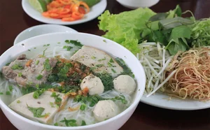 Vietnamese Street Food Recognized Among the Very Best in Southeast Asia - image 4