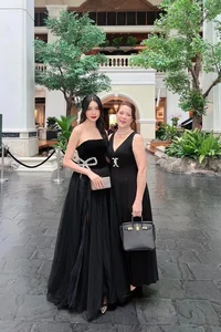 Tran Bao Son Enjoys Multi-Generational Thailand Vacation - image 7
