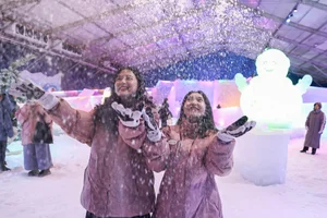 Thrill Seekers Rejoice: The 60m Giant Snow Slide at 8Wonder Winter Festival - image 4
