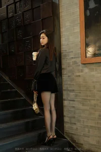 IESS Jiaye Goddess Descends: Elegant Leg Model and Stocking Gallery - image 13