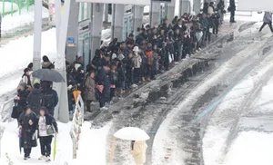 Winter Wonderland: Seoul Transformed by Heavy Snowfall - image 10