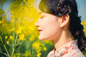 Yituyu In the Flower Field Photography: A Scenic Spring Journey - image 1