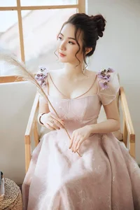 Elegant Portrait Gallery of the Gentle and Beautiful Nguyen Ha Phuong - image 24