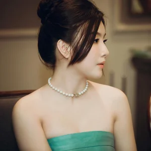Elegant Portrait Gallery of the Gentle and Beautiful Nguyen Ha Phuong - image 3