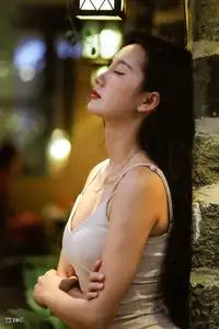 VGU No.182: Discover the elegant modern style of a confident girl with stylish glasses and a contemporary outfit - image 1