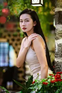 VGU No.182: Discover the elegant modern style of a confident girl with stylish glasses and a contemporary outfit - image 4