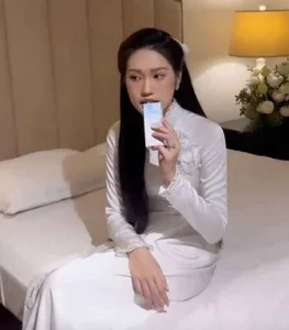 Elegant Lifestyle Tips: How Doan Van Hau's Wife Doan Hai My Radiates Grace Effortlessly - image 3