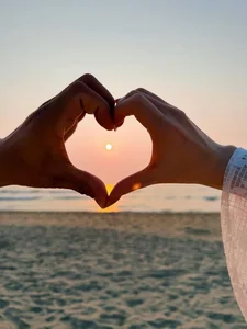 Hoa Minzy Shares Heartwarming Sunrise Vlog and Thanks Van Cuong - image 0