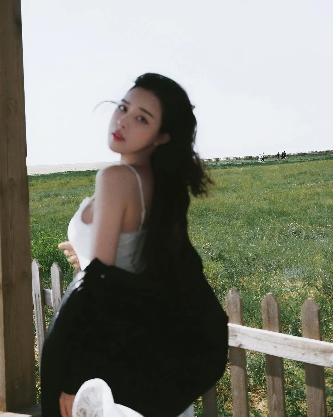Vũ Văn Thanh's Girlfriend Turns Heads with Chic Look in China