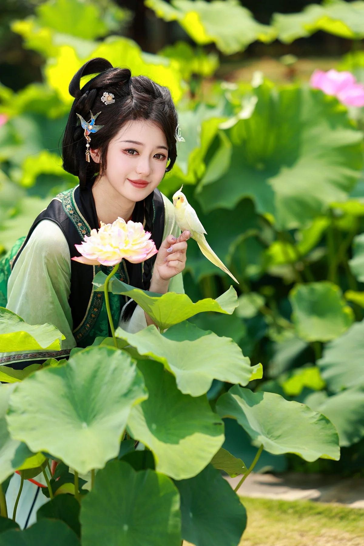 YiTuYu Vol.7399: Artistic Portraits of Bu Ke Ai De He He Miao - Art Language Photography Collection