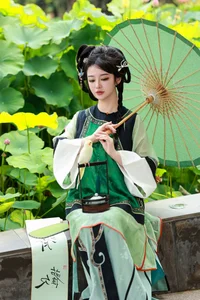 YiTuYu Vol.7399: Artistic Portraits of Bu Ke Ai De He He Miao - Art Language Photography Collection - image 20