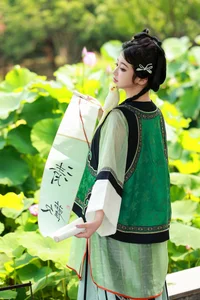 YiTuYu Vol.7399: Artistic Portraits of Bu Ke Ai De He He Miao - Art Language Photography Collection - image 18