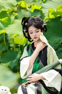 YiTuYu Vol.7399: Artistic Portraits of Bu Ke Ai De He He Miao - Art Language Photography Collection - image 47