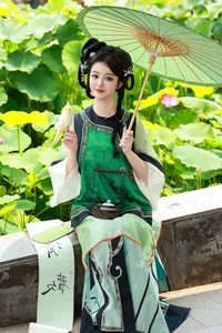 YiTuYu Vol.7399: Artistic Portraits of Bu Ke Ai De He He Miao - Art Language Photography Collection - image 15