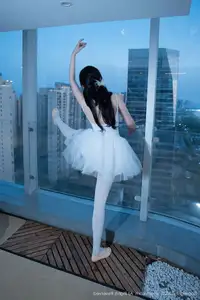 Ruan Qing XuiRen No.10575: Captivating Grace in a Pristine White Ballet Ensemble - image 18
