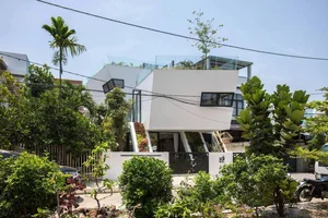 Transform Your Rooftop Into A Green Sanctuary: Modern Urban Oasis Inspiration For Slow Living - image 1