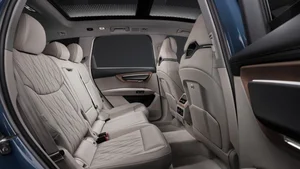 The All-New Audi Q7 Debuts with Muscular Design and Advanced Lighting Tech - image 2