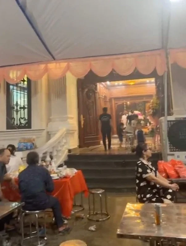 Footballer Văn Toàn Unveils Stunning New Luxury Villa After Returning From Korea