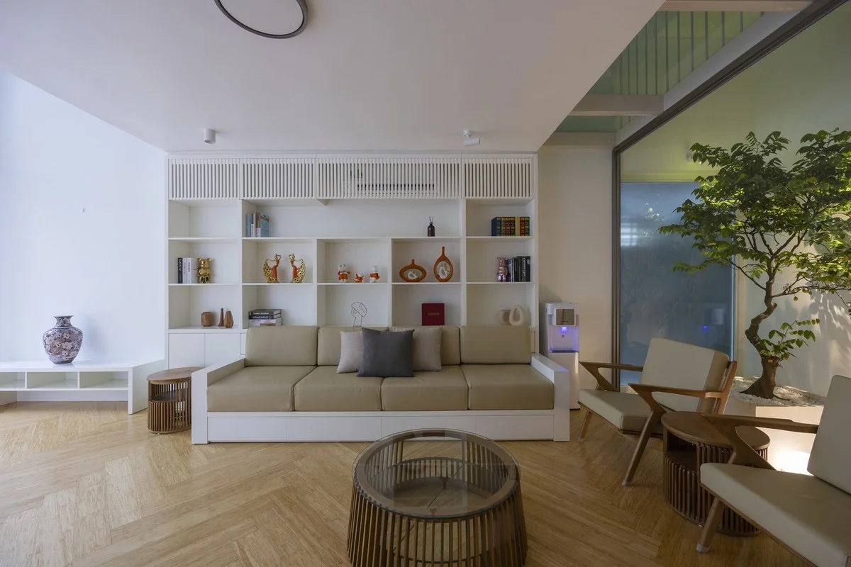 Architectural Marvel: The Sun-Drenched Ha Long House Featured in US Media