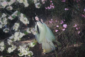 Urban Elegance: Art Language Vol.4276 Featuring Wu Sui in Blue - image 10