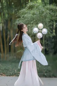 Discover Chu Yuan Yuan's Ethereal Beauty in YiTuYu Vol.8800 Collection - image 2