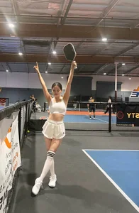 Lệ Quyên’s Fitness Secrets: How to Maintain a 56cm Waist at 45 - image 3