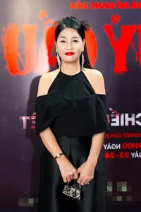 Actress Sam Radiates at Movie Premiere with Six Month Baby Bump - image 14