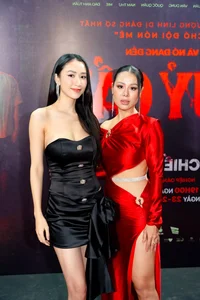 Actress Sam Radiates at Movie Premiere with Six Month Baby Bump - image 15