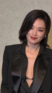 Shu Qi and Angelina Jolie Radiate Elegance in Stunning Red Carpet Encounter - image 1