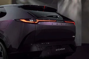 Mazda CX-6e Unveiled: A Masterpiece of Electric Luxury and Mysterious Elegance - image 10