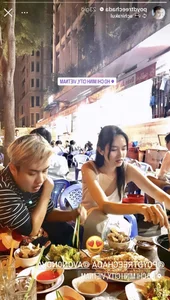 Thai Influencer Turns Heads in Vietnam: U40 Star Looks Like a Living Doll in Candid Shots - image 7