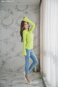 Park Soo Yeon Fashion Photography: Capturing the Essence of Korean Elegance - image 4