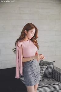 Park Soo Yeon Fashion Photography: Capturing the Essence of Korean Elegance - image 37