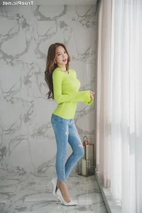 Park Soo Yeon Fashion Photography: Capturing the Essence of Korean Elegance - image 2