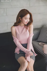 Park Soo Yeon Fashion Photography: Capturing the Essence of Korean Elegance - image 42