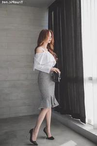 Park Soo Yeon Fashion Photography: Capturing the Essence of Korean Elegance - image 28